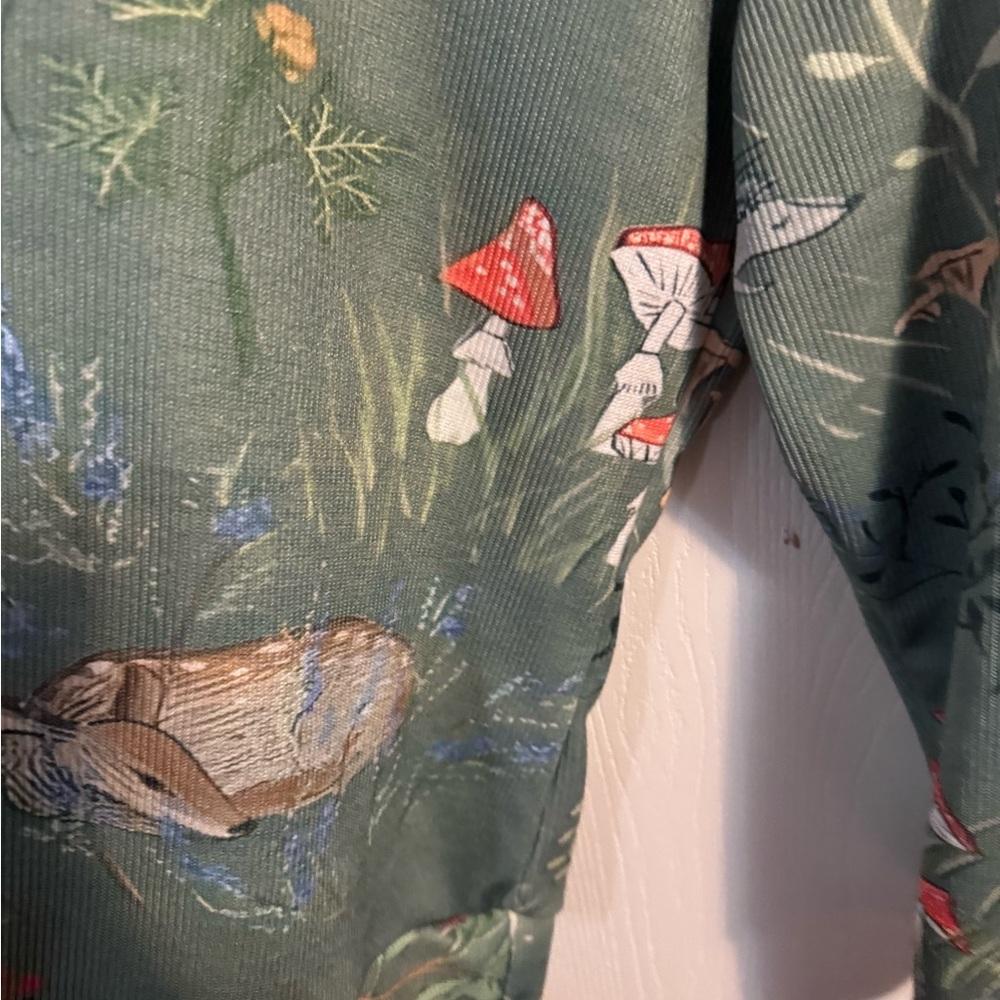 Green Nature Print Shirt. Cowl neck. XL. Long sleeve - Picture 9 of 10